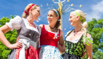 Dirndl-Frisuren: Fesche Wiesn-Looks zum Nachmachen