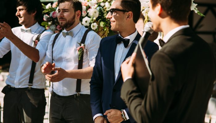 Einladung zur Hochzeit – wie der männliche Hochzeitsgast sich kleiden