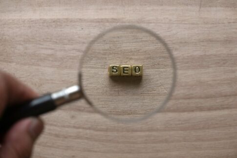 Suchmaschinenoptimierung oder bezahlte Suchanzeigen